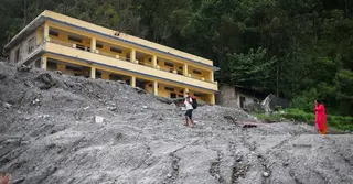 নেপালে হিমবাহ ধসে বন্যা, ৩৭ দিন পর নিখোঁজ মালয়েশীয় নাগরিক জীবিত উদ্ধার